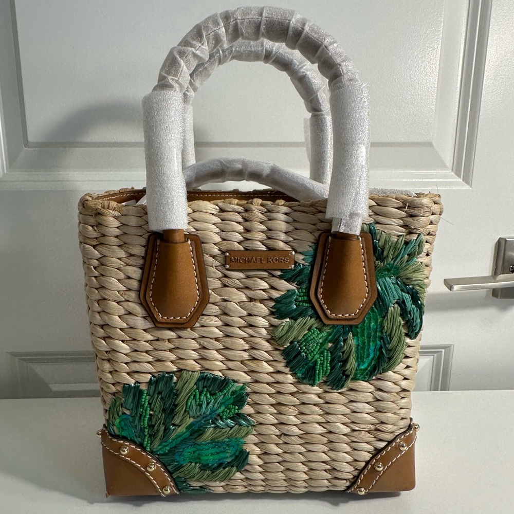 Michael Kors NWT Malibu Palm Medium Wicker Straw Bag